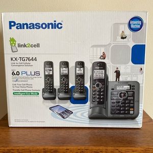 Panasonic KX-TG7644 Four Handsets - Cordless Phone - Answering Machine